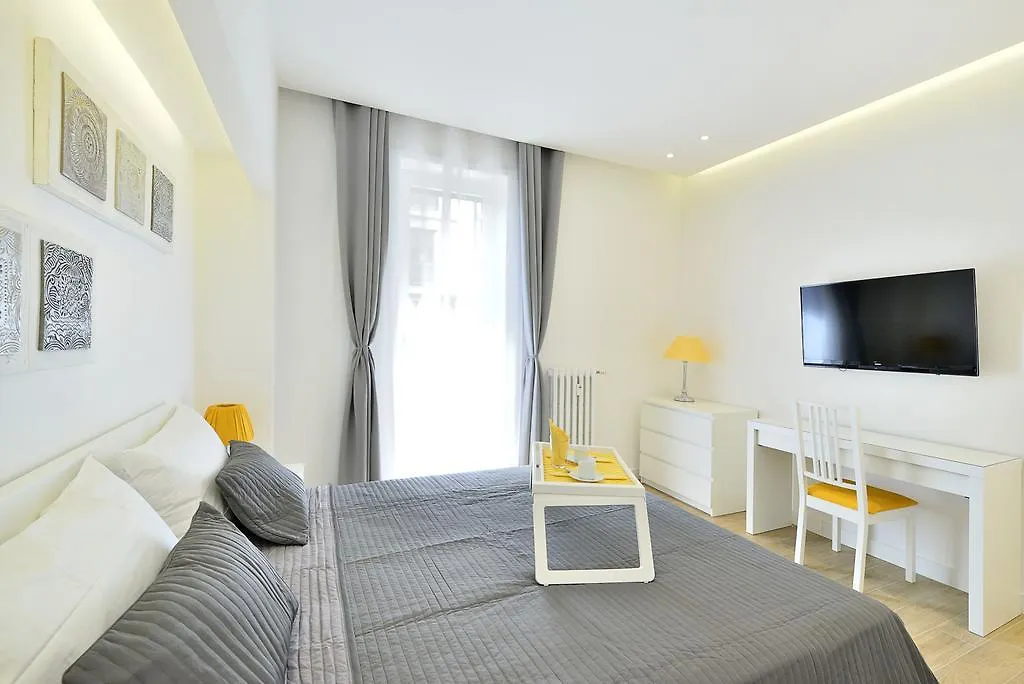 New Romantic Trastevere Apartment-1