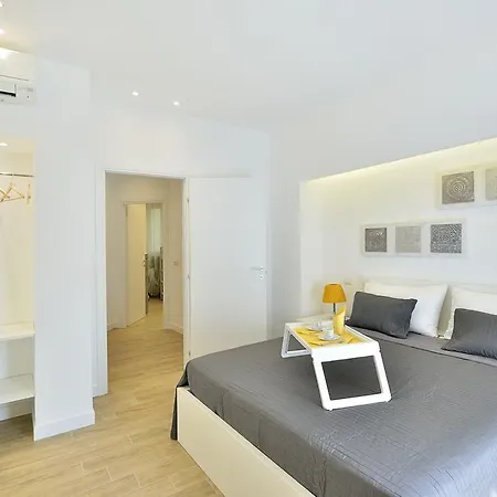 New Romantic Trastevere Apartment-3