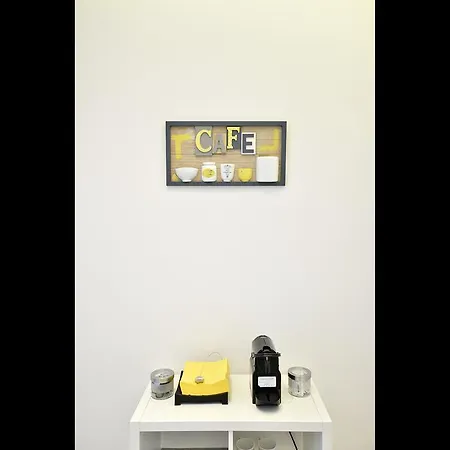 New Romantic Trastevere Apartment-2